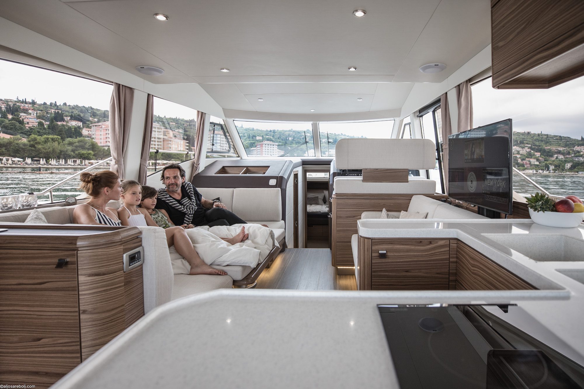 Greenline 48, Eyachts Australia and New Zealand