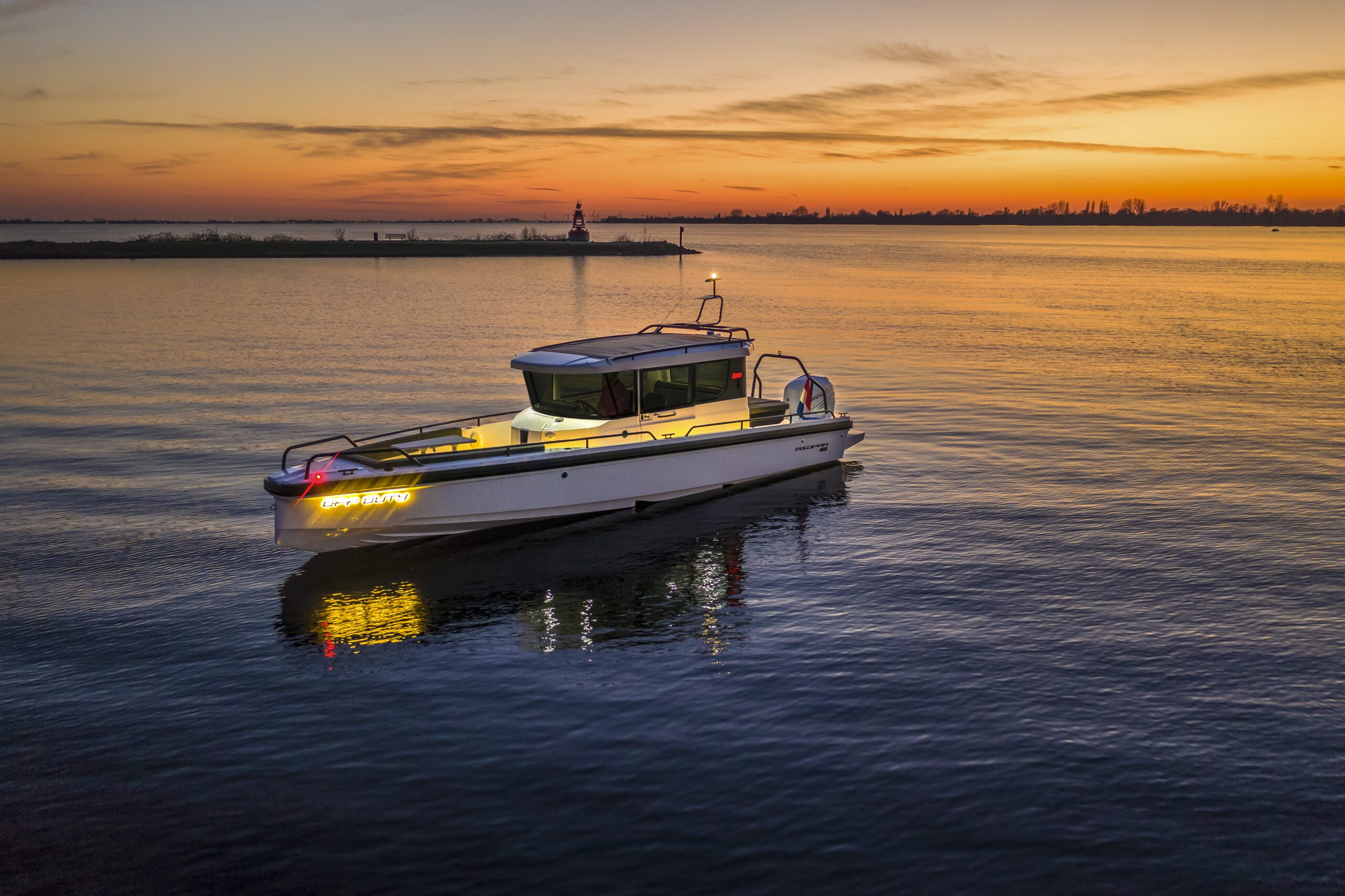 Axopar 28 Cabin
