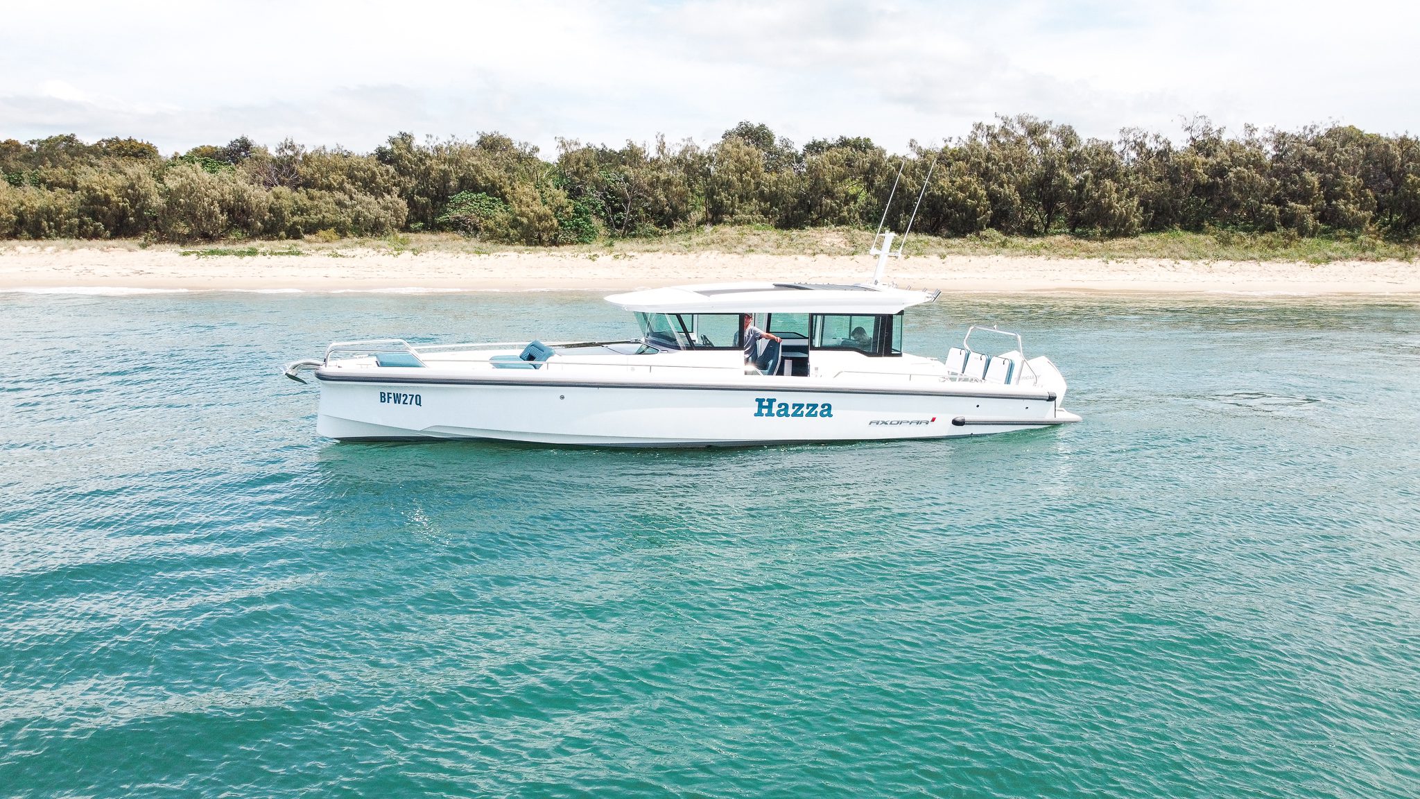 Axopar 37 X Cabin