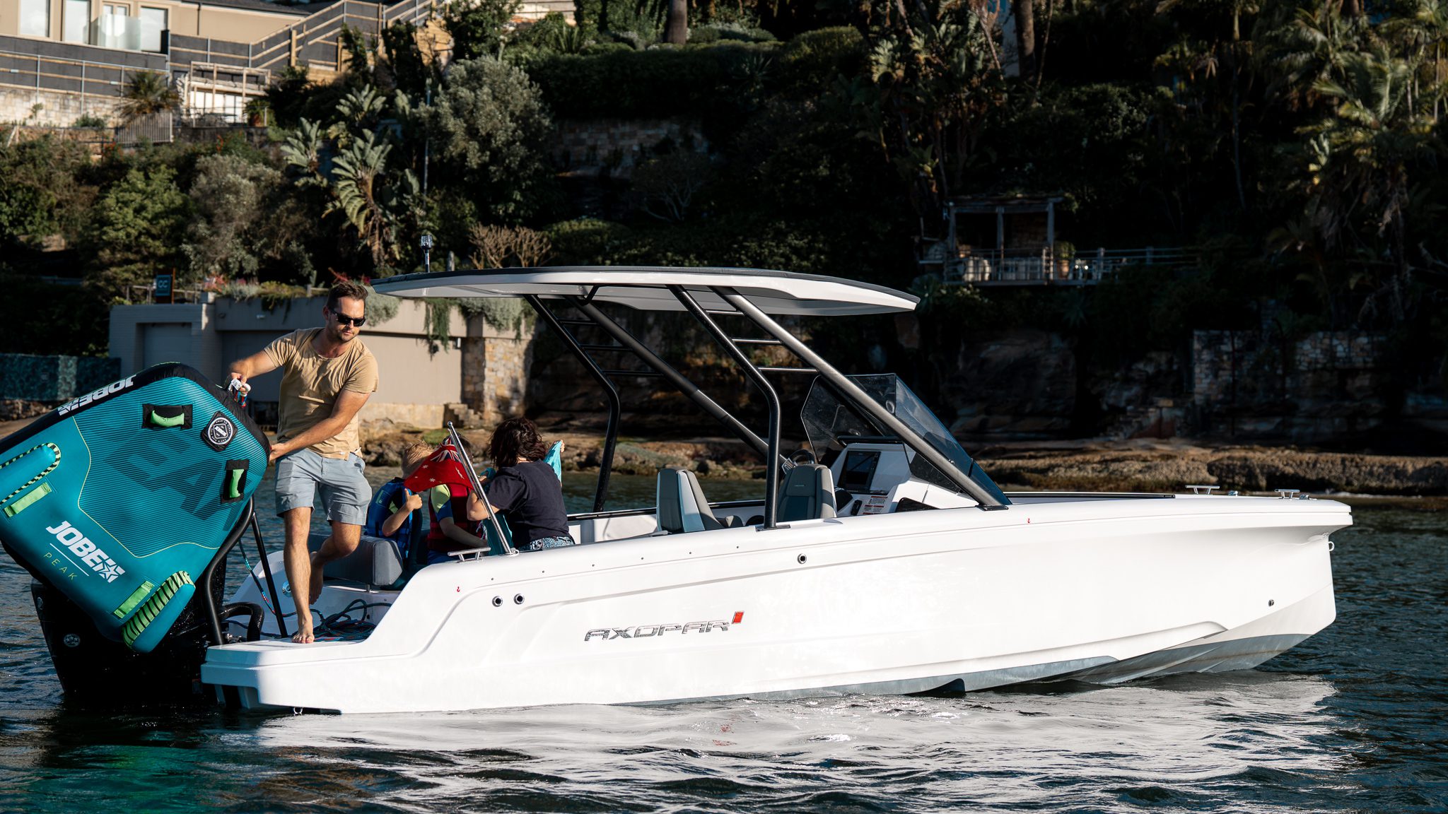 Axopar 37 X Cabin