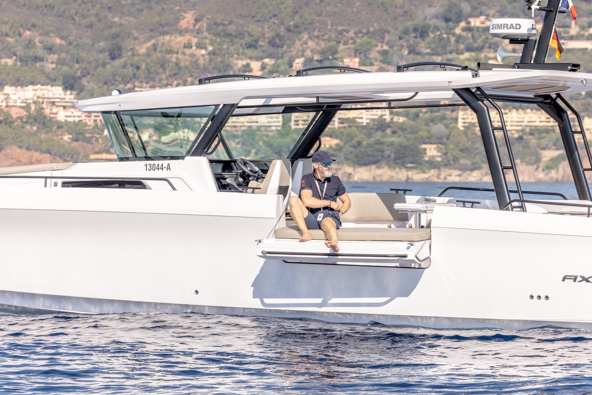 Axopar 45 Cross Top Axopar, Eyachts Australia and New Zealand