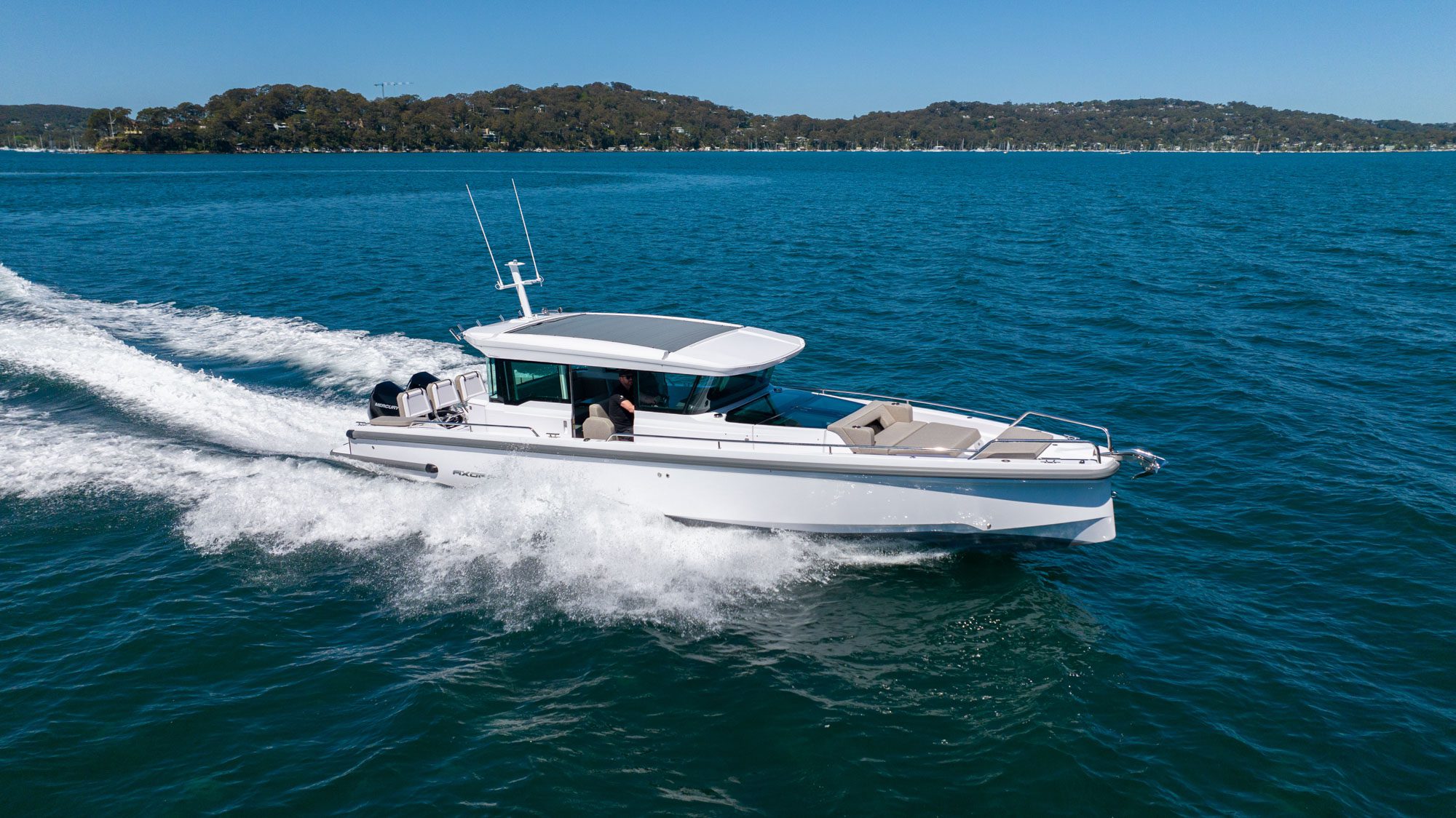 Axopar 37 X Cabin