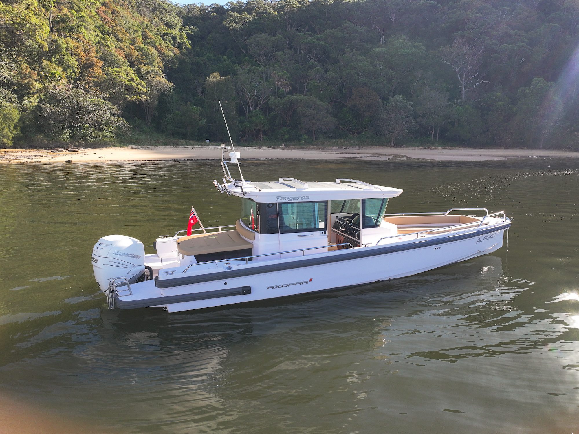 Axopar 28 Cabin