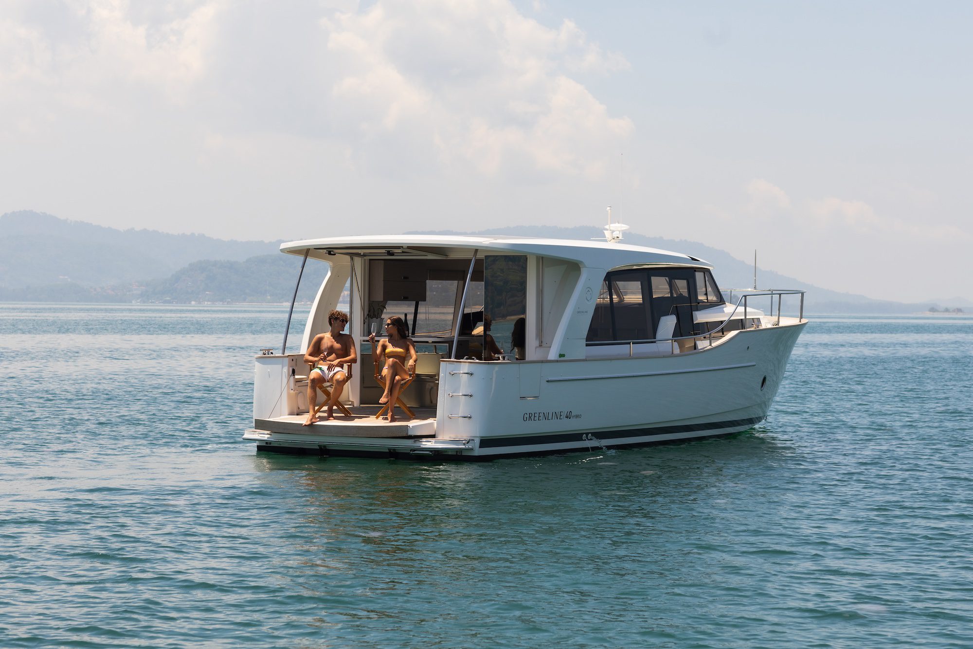 Greenline 40 back 02 Axopar 22 Eyachts, Australia and New Zealand