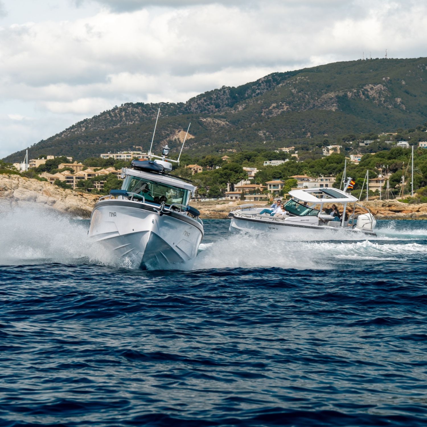 4 Axopar 45 Forward Cabin