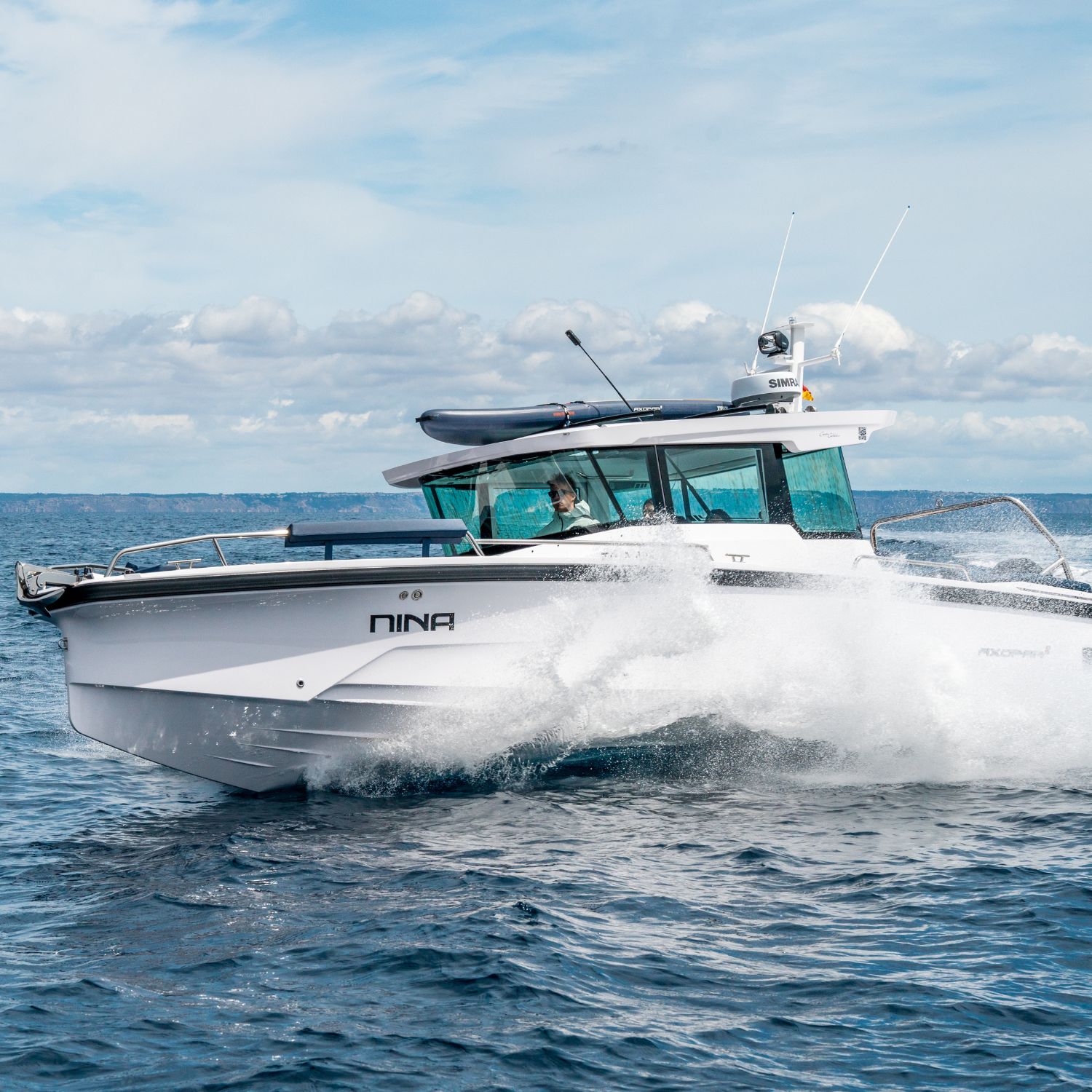 7 Axopar 45 Forward Cabin