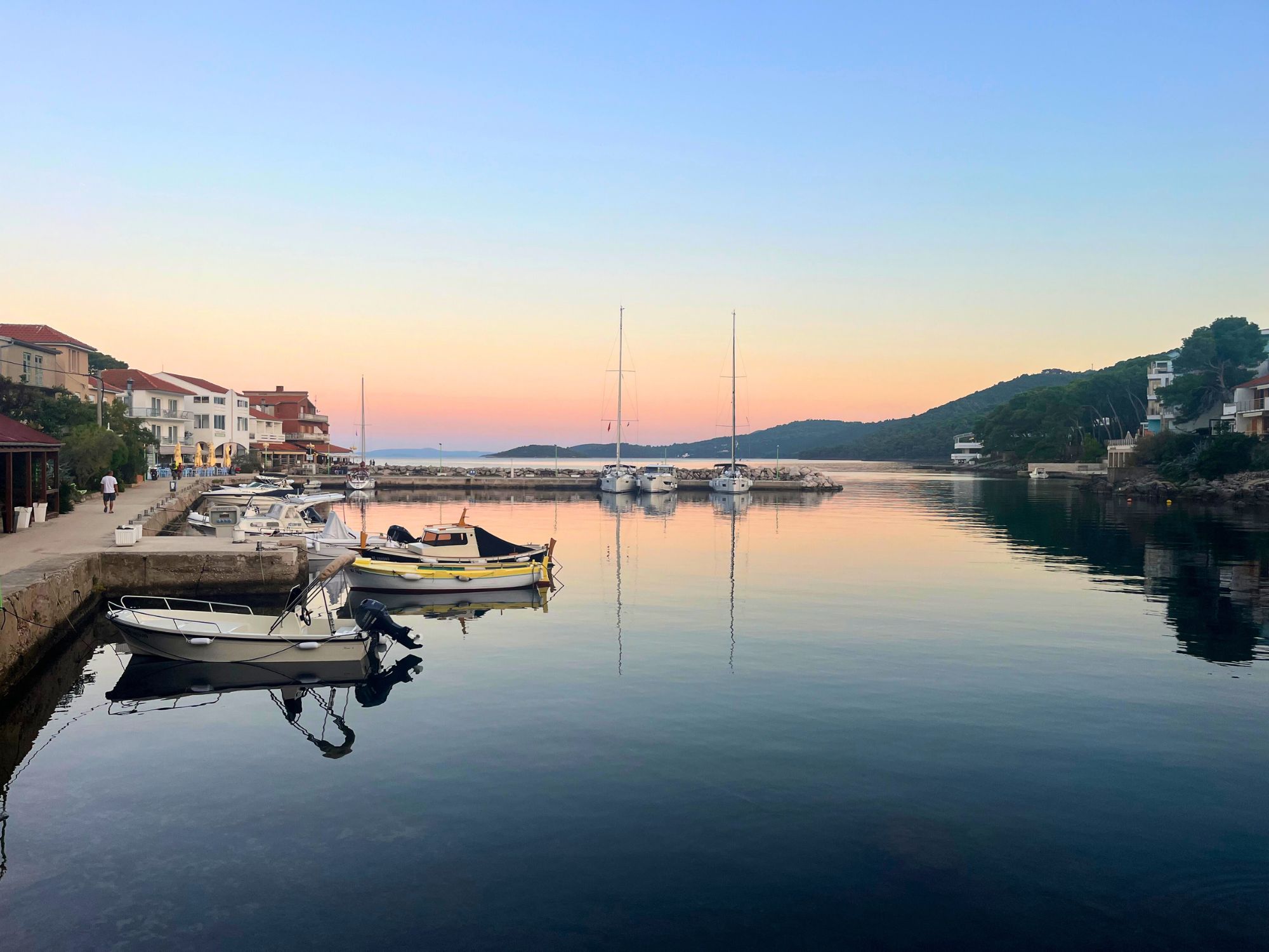 10 Greenline 48, Eyachts Australia and New Zealand