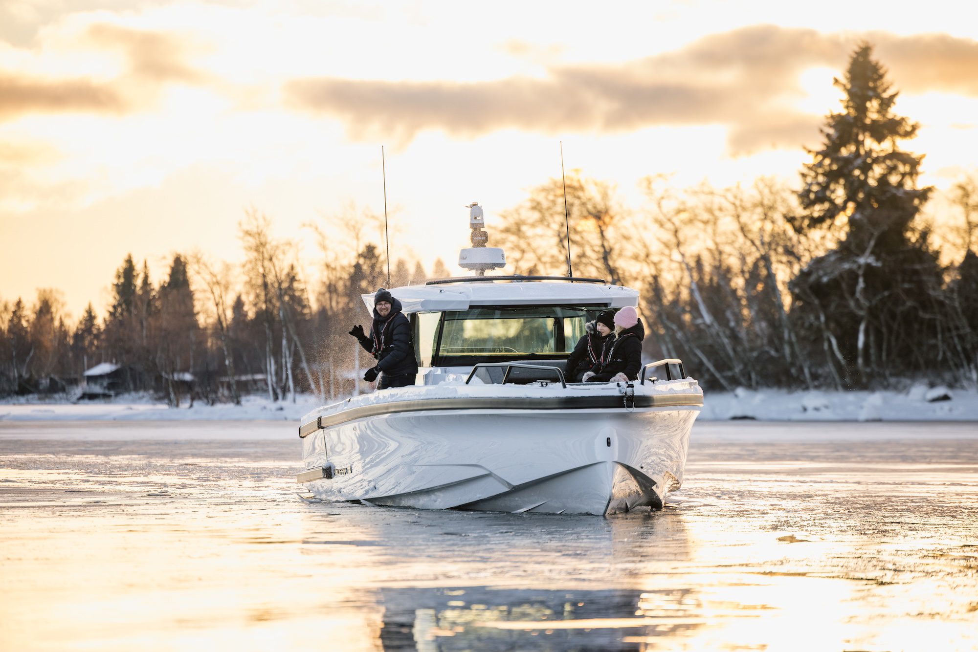 Axopar 38 XC Cross Cabin