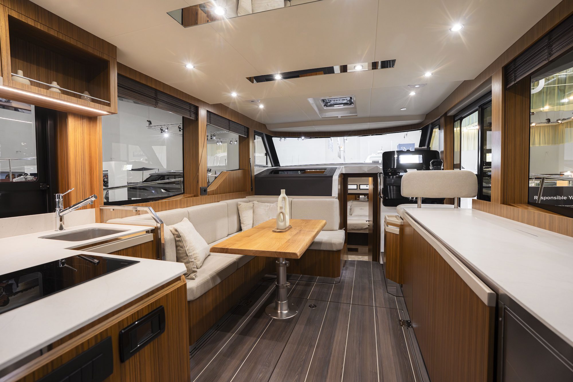 GL42-interior-14