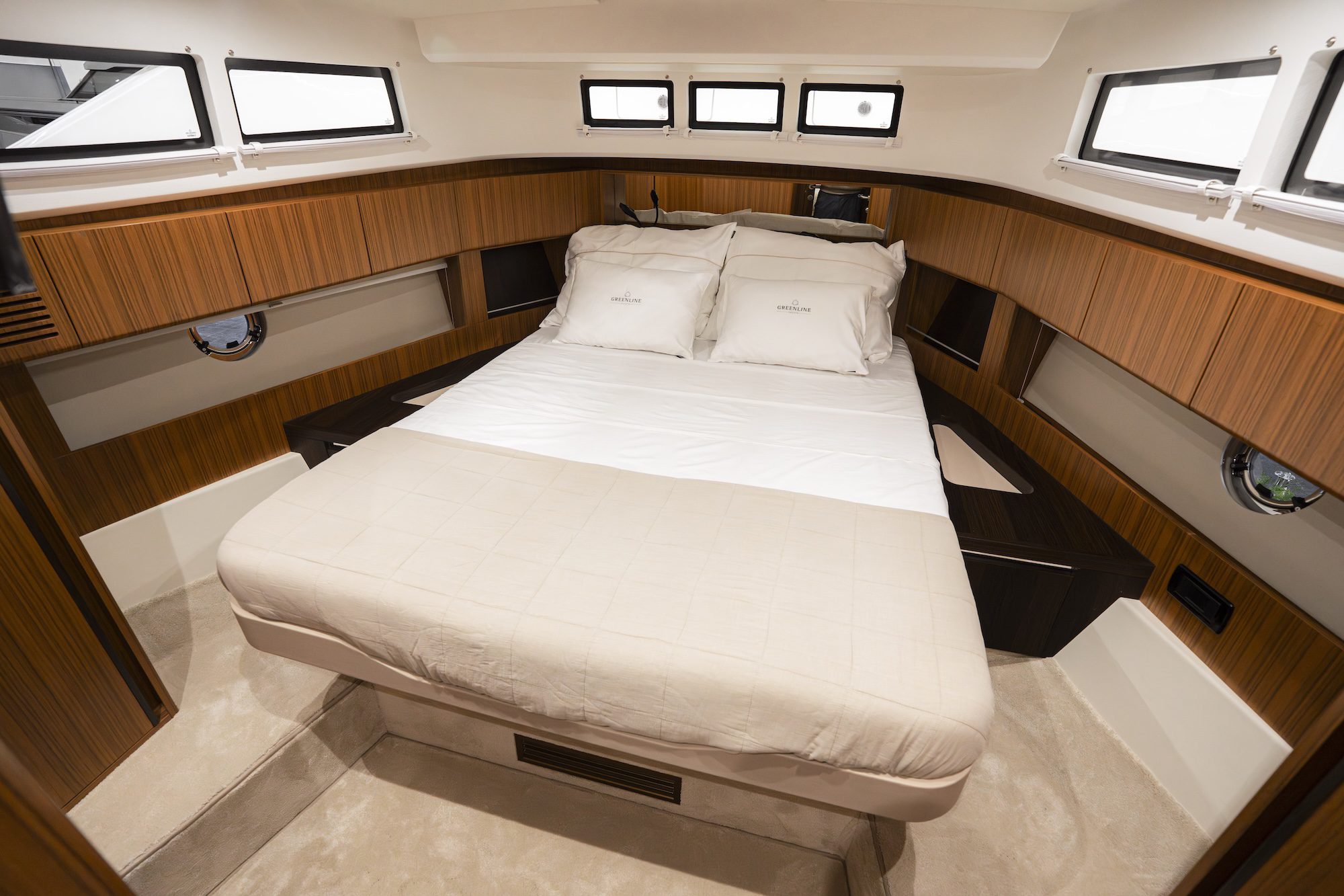 GL42-interior-15
