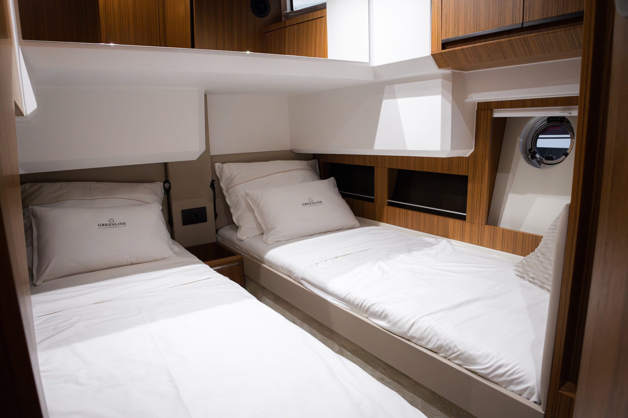 GL42-interior-9