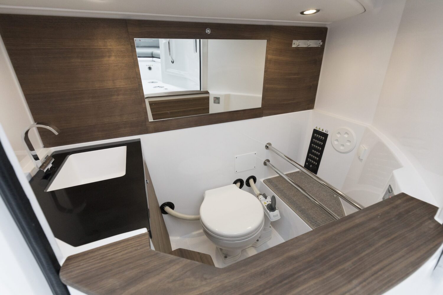 Axopar, Eyachts Australia and New Zealand